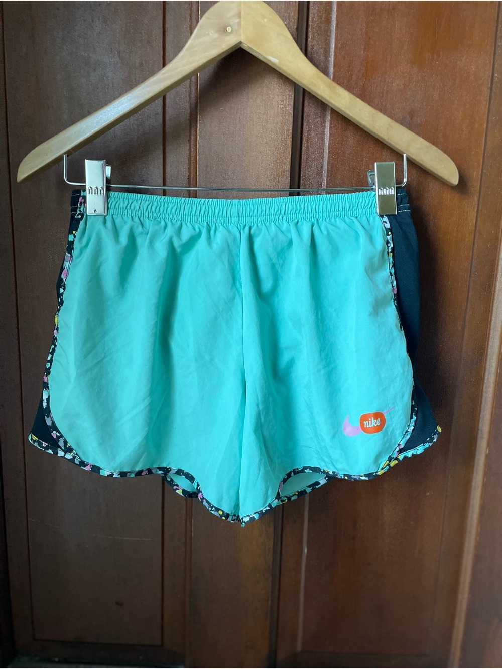 Nike dri fit girls extra large light green athletic shorts